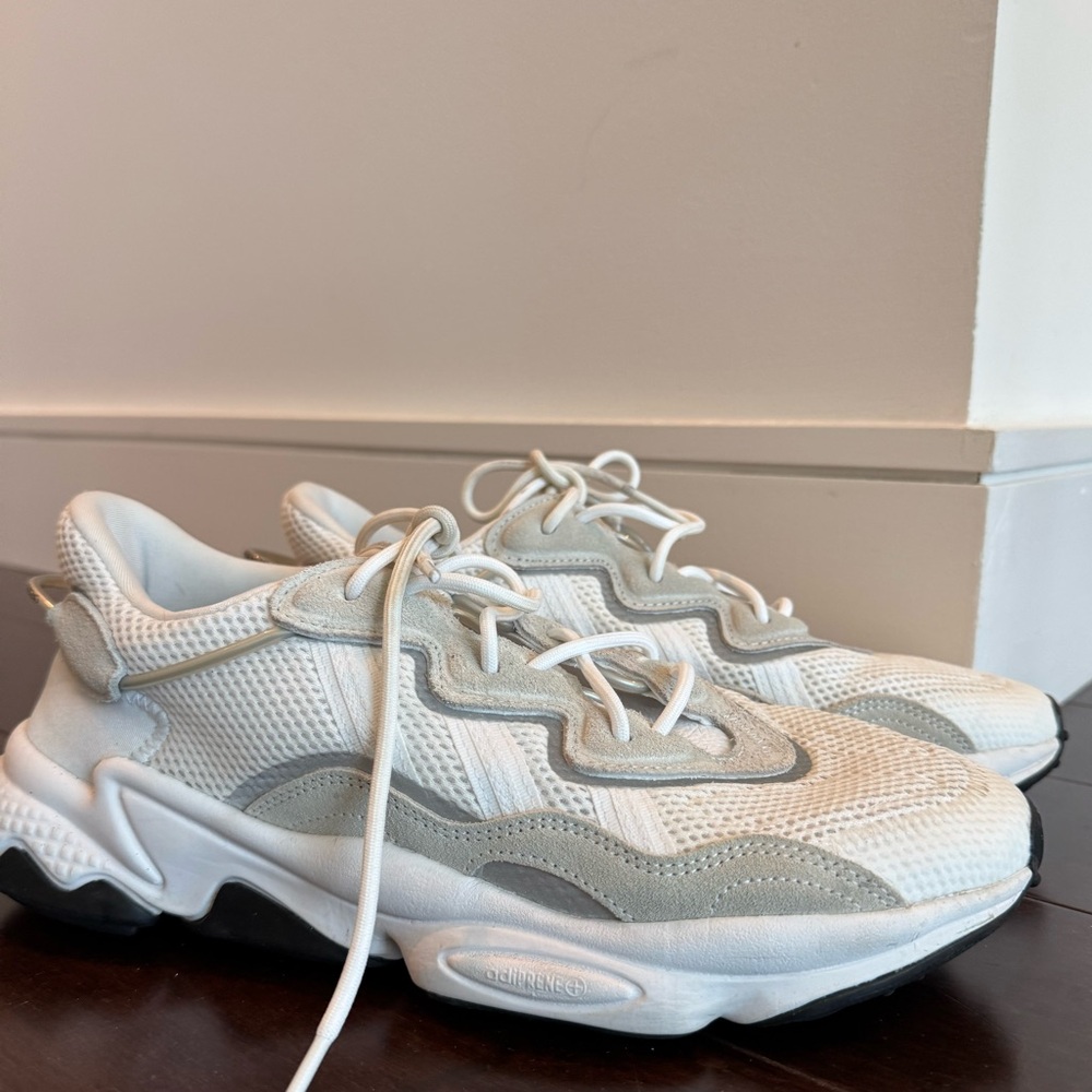 ADIDAS Ozweego Sneakers